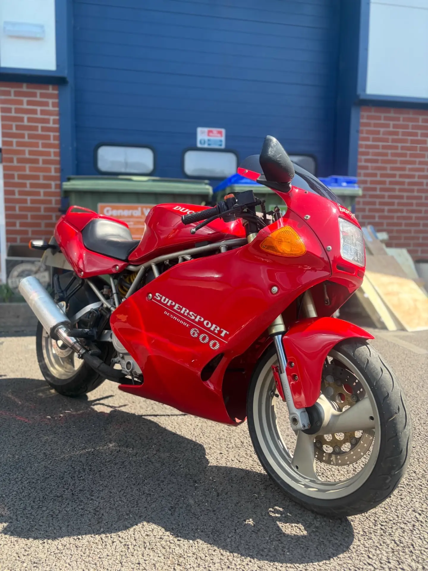 1996 Ducati 600 Supersport – front view