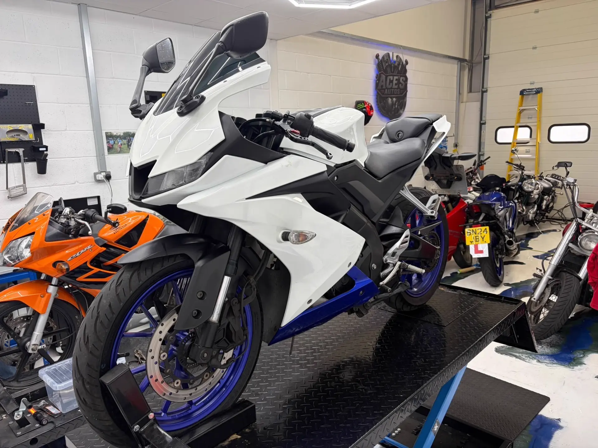 2023 Yamaha YZF-R125 – side view with Black Widow exhaust